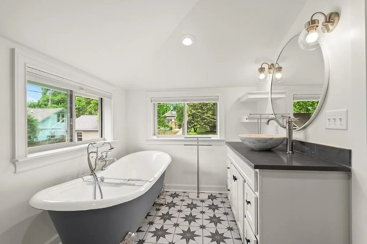 Stunning Nashville Home Close To Downtown And Bdwy